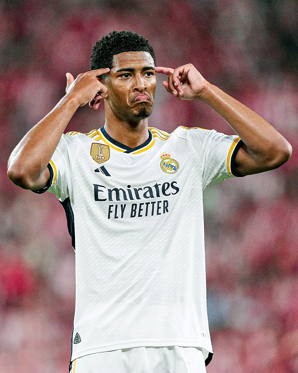 鞋底蹬踏跟腱位！西蒙斯致歉：范戴克是我的队长，我不会故意伤害他或任何人（鞋钉误踩跟腱引争议，西蒙斯道歉：范戴克是我队长，我绝无伤人之意）