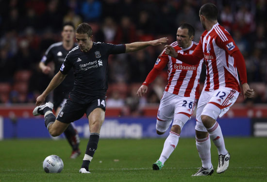 周定洋入围亚冠最佳球员，但因限薪令遭拒，欲重返欧洲或改身份寻求更高薪资。