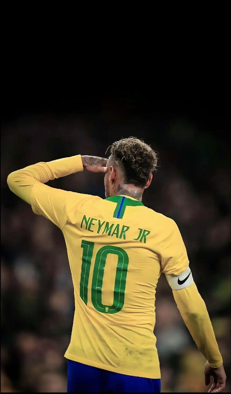 维埃里：现在拿皮奥和其他人比较毫无意义，应该让他安心踢球