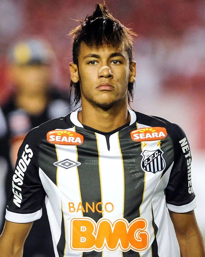 中超赛季刚落幕，武汉三镇却遭遇重磅打击，明年保级形势堪忧（中超刚收官，武汉三镇突遭重创，来年保级压力陡增）