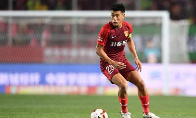 埃梅里告别阿尔巴：当初你被不情愿地改造成边后卫，要给你个拥抱