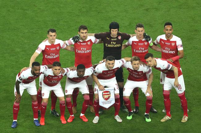 伦敦奥运马术冠军两匹传奇坐骑同日安乐死 伴随骑手共创20年辉煌岁月