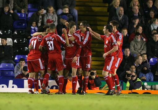 曼联狂丢21球暴露防守隐患，明夏抢免费英超铁卫！阿莫林欲签嫡系