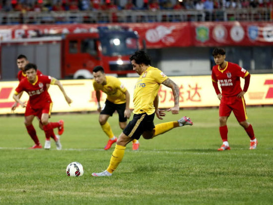 西甲前瞻：皇马重返伯纳乌，塞尔塔作客不会轻易缴械（西甲前瞻：皇马回归伯纳乌，塞尔塔客场不甘示弱）